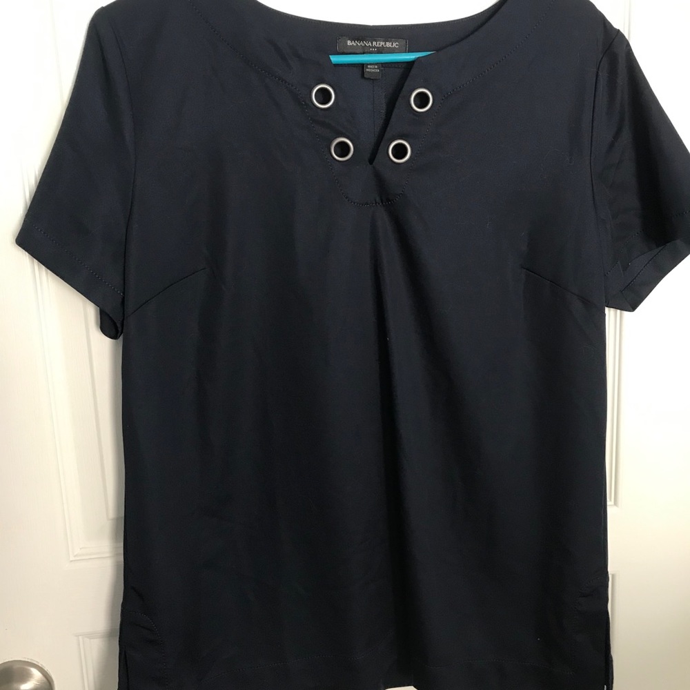 Banana republic women’s T-shirt